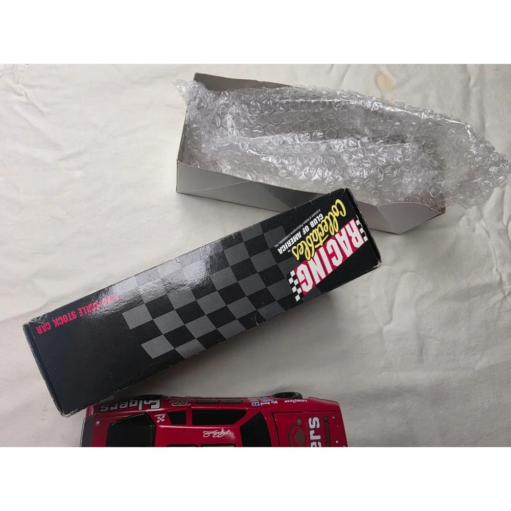 RCCA Tim Richmond Folgers #25 Stock Car Bank 1:24 Red Excellent Limited Edition